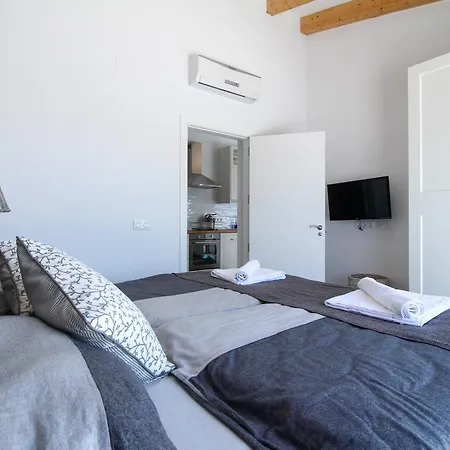 Xanna Villa